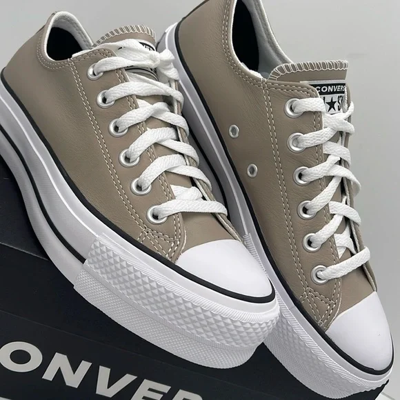 Converse WMNS Tan A14906C
CTAS LIFT OX
WONDER STONE/WHITE/BLACK Platforms - Picture 5 of 16